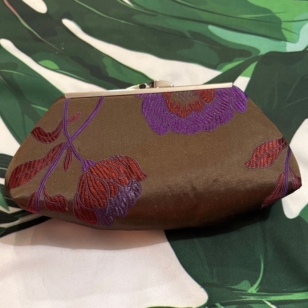 * Chic Brown Clutch with Floral Embroidery - Picture 3 of 11